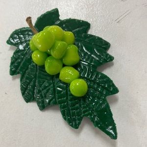 Green Grapes magnet